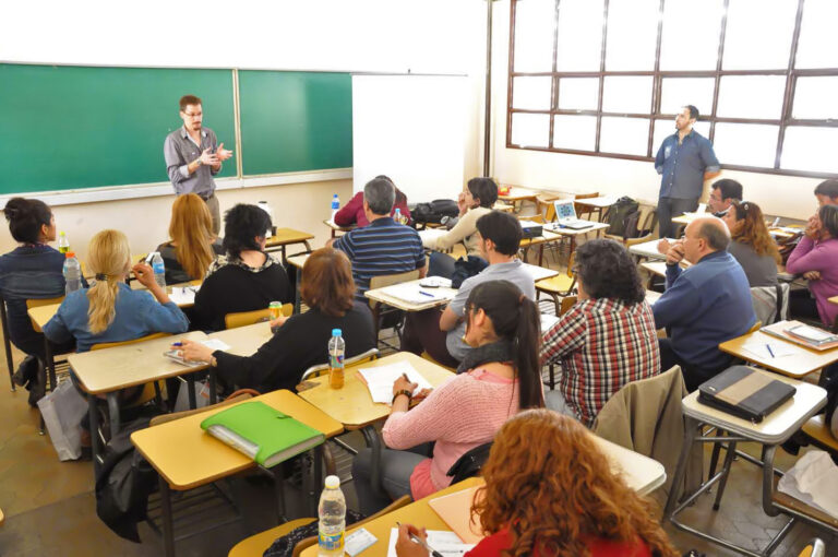 Más oportunidades para egresados del Nivel Secundario: se ofrecen becas completas en Puerto Madryn, Rada Tilly y Esquel