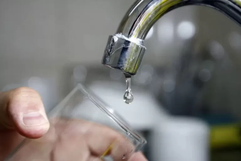 Corte programado de agua en Comodoro: podría extenderse hasta 36 horas por tareas de mantenimiento