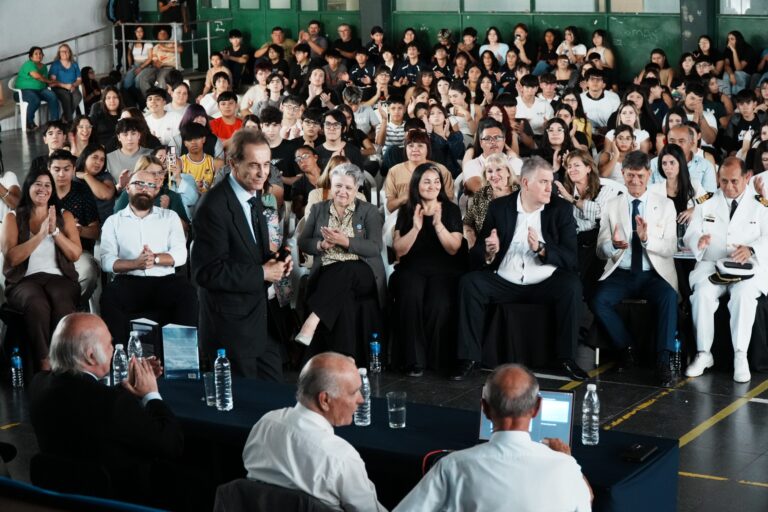 Estudiantes de Trelew participaron de la jornada “Malvinizando Chubut” junto a veteranos y protagonistas de la Gesta de 1982