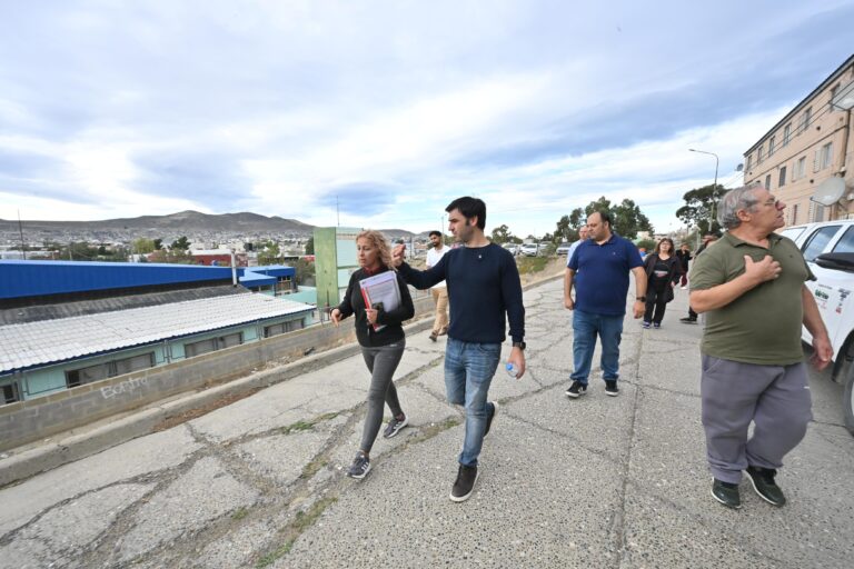 LU4: Torres supervisó la obra de reconstrucción y anticipó que las familias evacuadas volverán a sus casas en los próximos meses