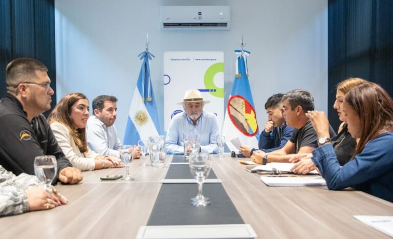 Othar recibió a referentes de Los Bretes y presentó los proyectos para el barrio