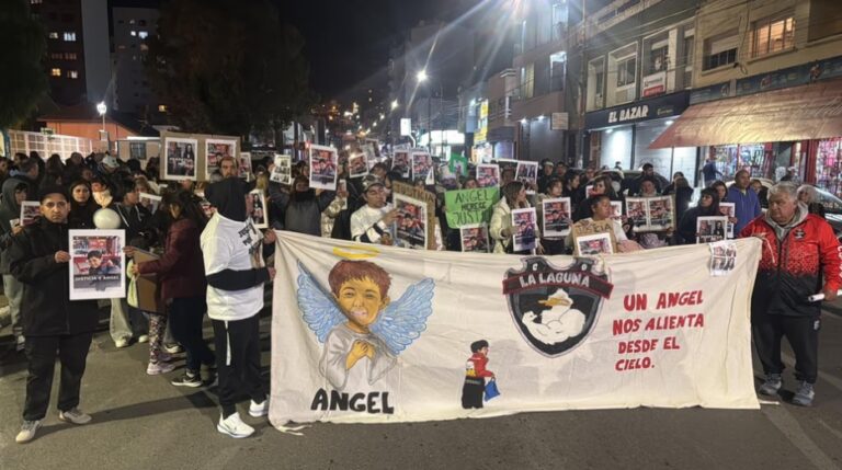 A un mes del crimen de Ángel López, Comodoro volvió a movilizarse para exigir justicia