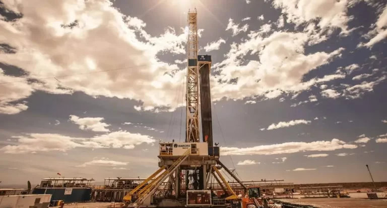 Vaca Muerta y el desafío pendiente: transformar inversión en desarrollo