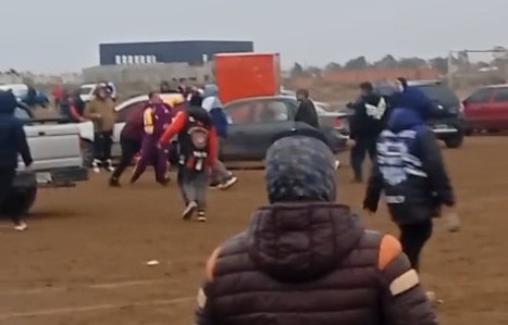 Graves incidentes en el fútbol barrial de Rawson: pelea, tiros y liga suspendida