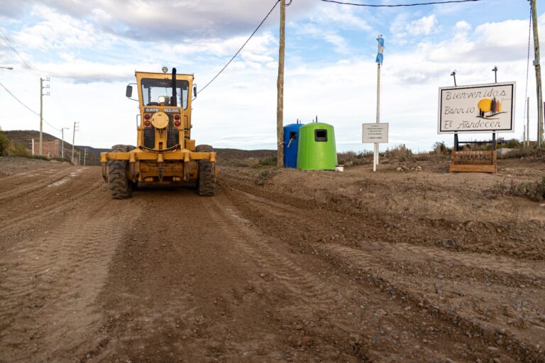 El Municipio intensifica los trabajos de aterrazamiento en el Cerro Hermitte y despliega un amplio operativo vial en toda la ciudad
