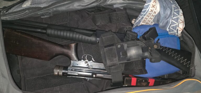 Nuevo avance en la investigación por el asalto en Ruta 3: la Policía del Chubut secuestró armas y chalecos antibalas