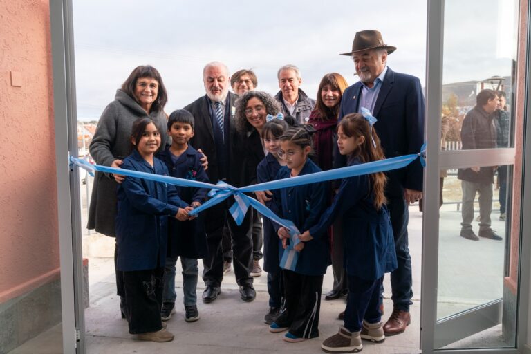 Othar inauguró la primera etapa de ampliación de la Escuela Municipal de Comodoro