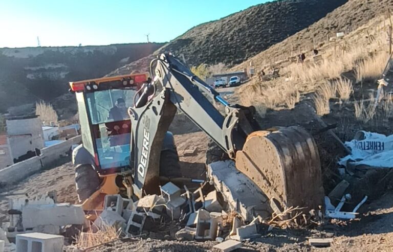 El Municipio intervino en barrio Laprida para mitigar riesgos hídricos y frenar ocupaciones irregulares